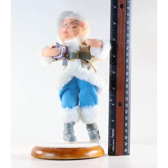 Annalee Thorndike Annalee Doll Mrs Santa Shopping With Base 9" Tall USA Made - Picture 8 of 8